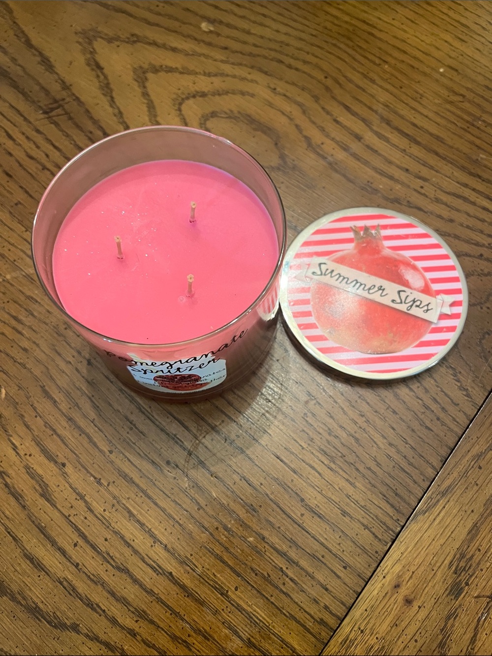 Bath & Body Works "Summer Sips" scented candle in Pomegranate Spritzer - Picture 4 of 10